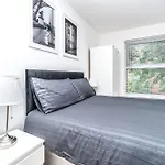 Cosy Guest House In Whitechapel