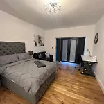 Luxury Studio Apartment In London - Walthamstow Village - E17