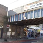 Stylish 1 Bedroom Flat Close To Fabulous Transport Links