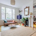 Spacious 2Bd Flat By Regents Park & Camden Town!