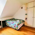 Charming Victorian Flat With Free Parking