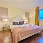 Regent Flat