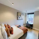 Grandeur 4-Bedroom Apartment In Baker St Near Regent\'S Park