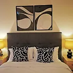 Cozy Guest House Near London O2 Arena