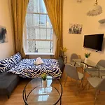 Charming And Affordable Flat For 4 People In Baker Street Zone 1 With Breakfast