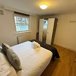 Charming And Affordable Flat For 4 People In Baker Street Zone 1 With Breakfast