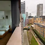 Modern 1 Bed Flat In Central London 7 Mins Walk To Elephant And Castle Tube Station