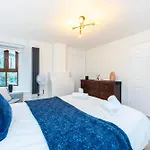 Modern 1 Bedroom Apartment North London