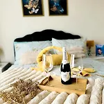 Beautiful Apartment On London Bridge!