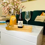 Beautiful Apartment On London Bridge!
