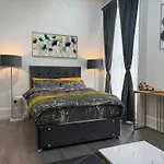 Luxury Studio In Victoria, 7 Minutes Walk To Victoria Station, Room 6