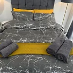 Luxury Studio In Victoria, 7 Minutes Walk To Victoria Station, Room 6