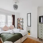 Elephant & Castle 2 Bed Hammock Hangout