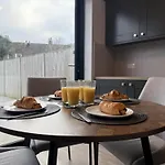 Buxton Road Suites