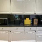 Cozy 3 Bed Near Greenwich Fast Wifi & Free Parking