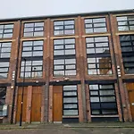 Charming Flat Close To Central London