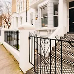 2 Bed Portobello Rd - Moments From Tube!