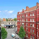Brilliant 6 Bed Flat In London
