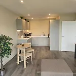 Luxury One Bedroom Flat With Balcony