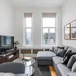 Tranquil City Apartment In London