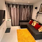 1Bedhouse- London-Sleeps 4- Close To Attractions