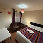 Beautiful 1 Private Bedroom In A Shared 3-Bedroom Apartment Minutes Walk From Bethnal Green