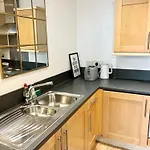 Spacious One Bedroom Flat Opposite Station