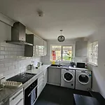 Modern Spacious Rooms 10 Minutes From London Eye