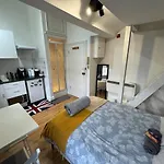 Hyde Park Studio Flat