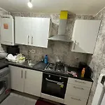 Beautiful 1 Private Bedroom In A Shared 3-Bedroom Apartment Minutes Walk From Bethnal Green