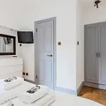 Stylish 1Br Flat In Chelsea, 8 Min Tube