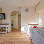 Glenville Apartment