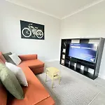 Comfortable 1-Bedroom Apartment In The Heart Of London