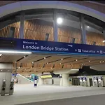 Skylight 1-Bed Apartment Near London Bridge & Tower Bridge - Excellent Transport Links