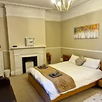 Charming Flat In Wimbledon