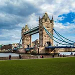Stylish Apartment Near Central London