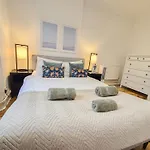 Stylish 2-Bedroom Apartment Near Abbey Road, Maida Vale