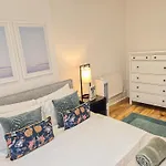 Stylish 2-Bedroom Apartment Near Abbey Road, Maida Vale