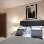 Westminster Two Bed One Bath Sleeps 5