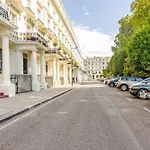 Luxury Family Apt In Bayswater