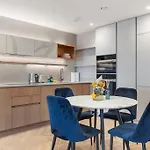 Luxury 2 Bed And 2 Bath Flat With Air Condition