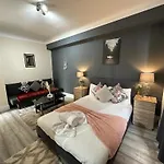 Park Lane Beautiful Family Apartment