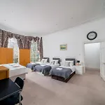 Canary Wharf - Spacious Apartments Near London Excel Exhibition Centre, O2 Arena, City Airport, Free Parking & Wifi