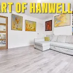 Family House In The Heart Of Hanwell With 5 Stars!