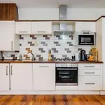 Entire Family Home - 2Bd2Bth Central Earl\'S Court