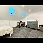 Room In E17 Close To Woodstreet Station