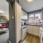Cosy 2 Bdr Flat With Free Parking Near Tower Bridge