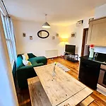 Lovely 1 Bed Apartment 2 Min To Station