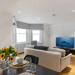Heavenly Stays, Knightsbridge, Elegant 2-Bd Escape