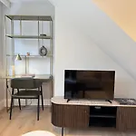 Comfort 3 Bedroom Home In Notting Hill